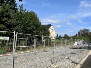 Po silném dešti se v Jablonci propadla část silnice v Souběžné ulici