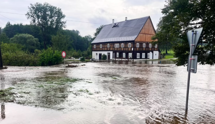 Noční liják zvedl hladiny toků na Frýdlantsku. Bulovku zasáhla přívalová povodeň