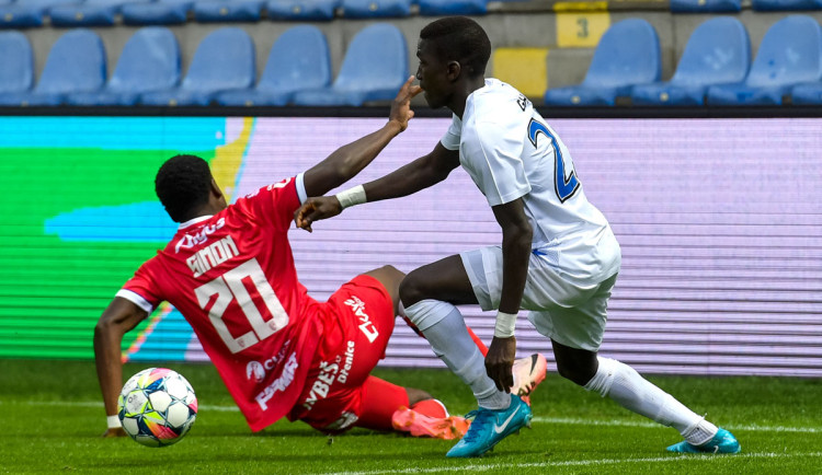 Disciplinárka rozhodla. Ghali si za faul na Kalabišku nezahraje dva měsíce