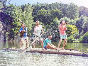 VÍKEND PODLE DRBNY: Vratislavické i Hrádecké slavnosti, hudební festival pod Ještědem nebo Hradozámecké noci