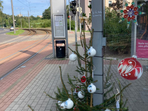 Mezi Libercem a Jabloncem jezdí vánoční tramvaj, příští týden bude vánoční atmosféru šířit na trase Liberec - Vratislavice