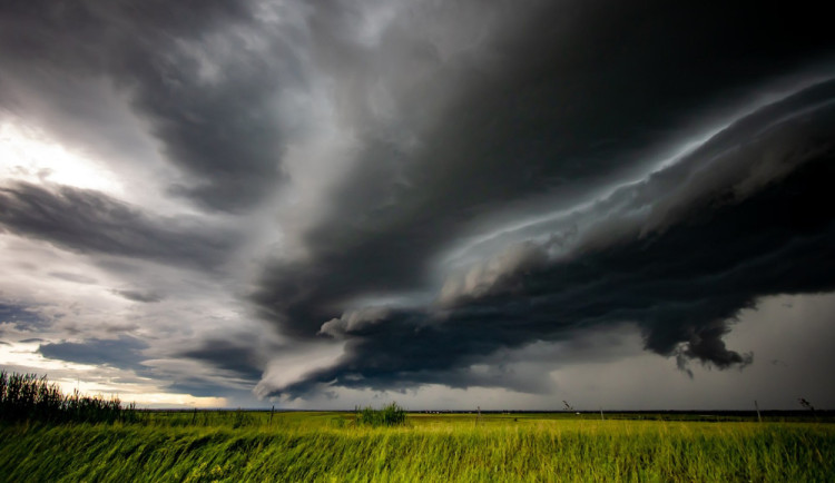Víkendové tropické teploty v Libereckém kraji v neděli vystřídají bouřky