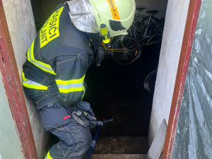 Nový vodní vysavač vyzkoušeli frýdlantští hasiči v ostrém provozu. Pomohl po prudkých bouřkách v minulém týdnu