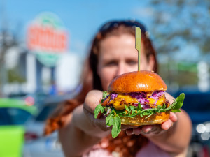 Burger Street Festival se vrací do Liberce. Kvůli počasí se nakonec o týden posouvá