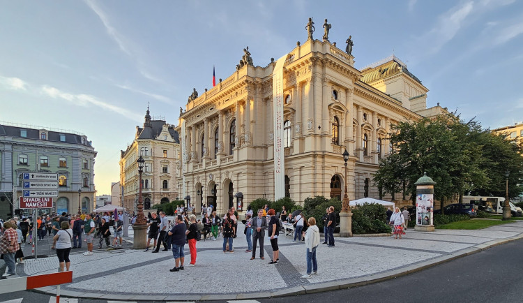 Šaldovo divadlo zahajuje novou sezónu akcí Divadelní náměstí s koncerty, hrou pro děti i Libereckými Tháliemi