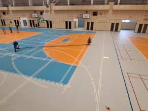 Jablonecká městská hala má novou a moderní palubovku