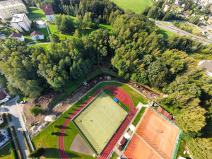 Mezi Střeleckým vrchem a sportovním areálem Spartak vzniká v Chrastavě soustava tůní a relaxační zóna