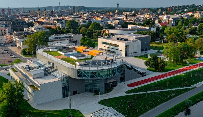 Na Černé louce znovu vyrostou platany. Ostravská univerzita chystá další úpravy City Campusu