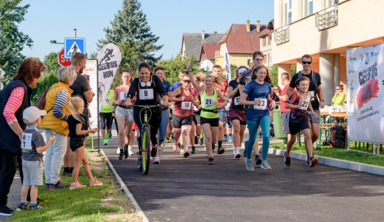 Ceebius Run 2024 pomáhá pohybem potřebným. Akce se kvůli počasí odkládá