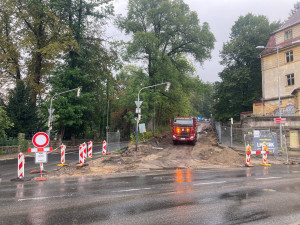 Dvorská ulice v Liberci, hlavní přístupová cesta na Králův Háj, se dopravě otevře nejdřív 18. listopadu