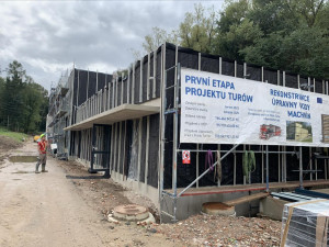 V Machníně roste úpravna vody z fondu Turów. Chystá se stavba přivaděče do pohraničí