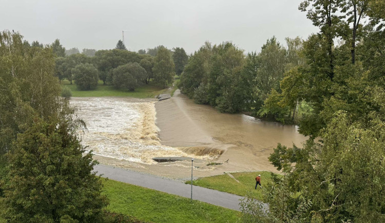 Předpověď se naplnila a říční hladiny stoupají. Třetí povodňový stupeň už přesáhla Malše, Černá, Otava i Blanice