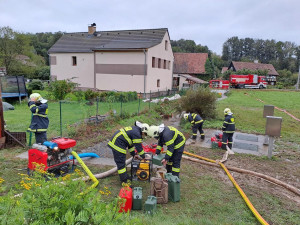 V Libereckém kraji bylo odpoledne bez proudu skoro devět tisíc domácností. Poruchy se daří odstraňovat, ale přibývají další