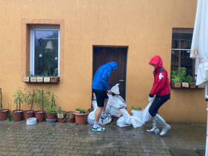 Hladina Smědé rychle stoupá. Starosta Hejnic vyhlásil všeobecnou výstrahu, ve hře je evakuace obyvatel