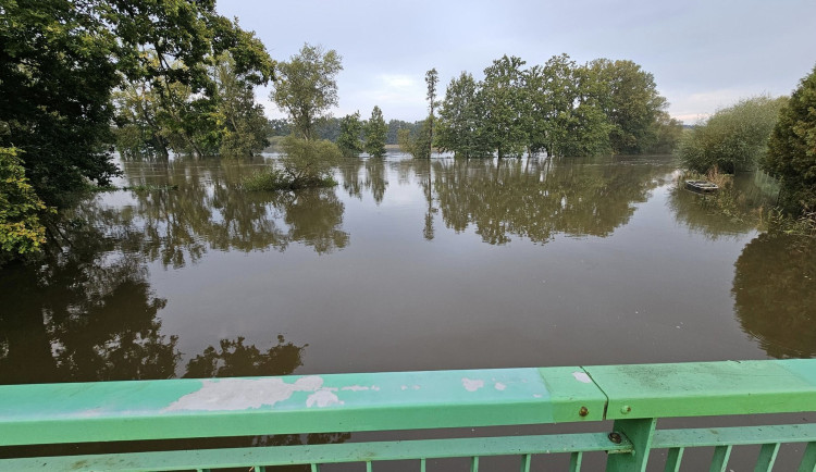 Z rybníku Rožmberk od středy poteče více vody, může to zvýšit hladinu Lužnice