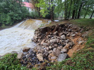 Škody po víkendových záplavách budou na Liberecku v desítkách milionů