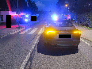 Nehoda na přechodu ve Smržovce. Řidič srazil nezletilou dívku