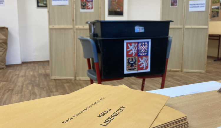 Jedna volební komise v Libereckém kraji si vzala zpět výsledky, přepočítá je