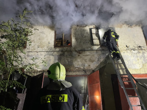 Požár v centru Jablonce. Hořel dům na rohu Soukenné a Anenské