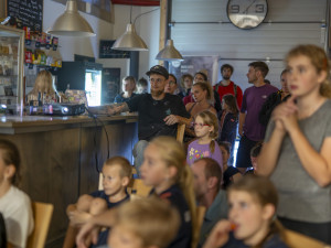 Boulderistka Jana Švecová otevřela novou lezeckou halu v Liberci