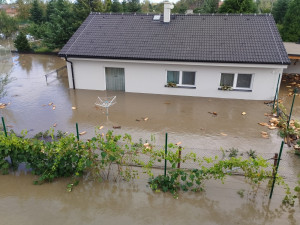 Krakonošův divadelní podzim pomáhá. Vysoké nad Jizerou vyhlásilo sbírku na pomoc vyplavenému herci