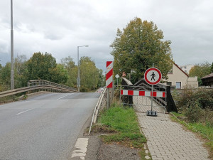 Město uzavřelo lávku v Kubelíkově ulici, je v havarijním stavu