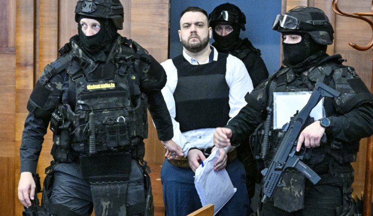 Soud změnil tresty pro kurýra a přepravce v kauze pašování drog za miliardy