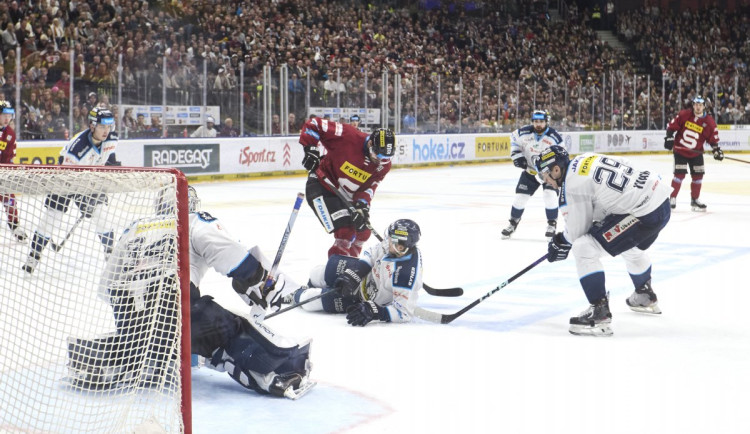 Tygři vezou ze Sparty bod. V prodloužení rozhodl Horák