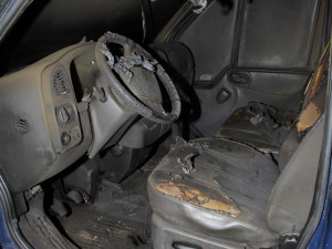 U českolipské nemocnice hořela už druhá dodávka, policie šetří, zda jde o dílo stejného žháře