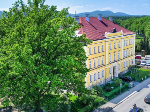 V Hrádku nad Nisou začala rekonstrukce školy v Loučné, děti musely jinam