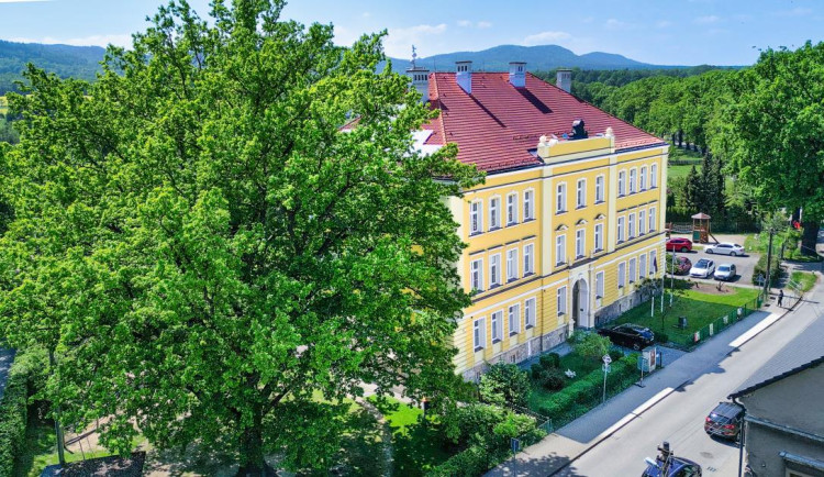 V Hrádku nad Nisou začala rekonstrukce školy v Loučné, děti musely jinam