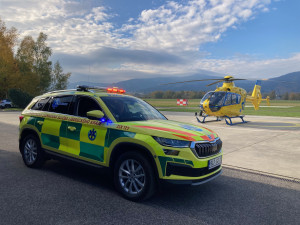 Záchranka modernizuje vozový park. Převzala tři Kodiaqy pro lékařské posádky, do konce roky přibude i 7 sanitek