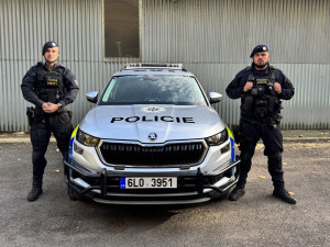 Výkonu trestu se mladý muž vyhýbal od loňského února, nakonec ho policisté vytáhli zpoza sedaček autobusu