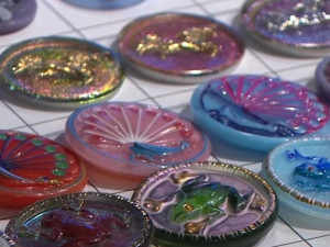 V sále muzea v Jablonci jsou tisíce knoflíků, i tak je to jen zlomek sbírky