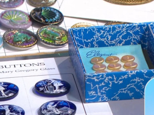 V sále muzea v Jablonci jsou tisíce knoflíků, i tak je to jen zlomek sbírky