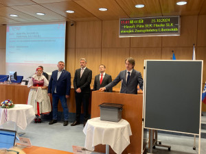 Hejtmanem kraje je na další čtyři roky Martin Půta. Zastupitelé zvolili v tajné volbě i radní