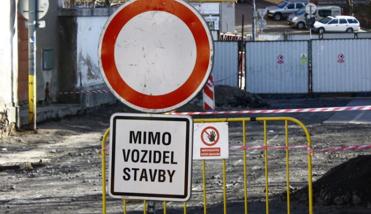 Od pondělí čekají obyvatele Jablonce tři uzavírky. Hotovo má být koncem února příštího roku