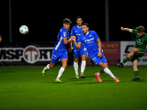 Slovan nedokázal najít recept na srdnatě bojující Hlučín a po prohře 1:0 na jeho trávníku vypadl z MOL Cupu