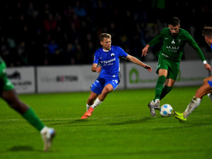 Slovan nedokázal najít recept na srdnatě bojující Hlučín a po prohře 1:0 na jeho trávníku vypadl z MOL Cupu