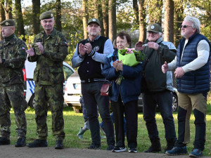 Psovodi vzpomínali kynologickou soutěží i potleskem na kolegu, který zahynul v Afghánistánu
