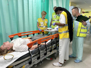 Připraveným štěstí přeje. Heslo, jímž se při cvičném zásahu u otravy oxidem uhelnatým řídili zdravotníci i studenti