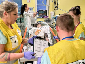 Připraveným štěstí přeje. Heslo, jímž se při cvičném zásahu u otravy oxidem uhelnatým řídili zdravotníci i studenti