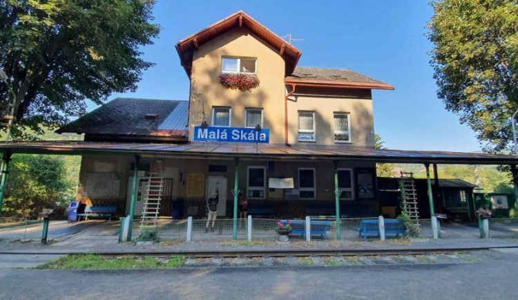 Nádraží v Malé Skále čeká obnova, získá i nová nástupiště. Rekonstrukce se dočká také navazující úsek trati do Turnova