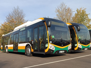 Dopravní podnik koupil deset nových nízkoemisních autobusů, čtyři z nich už jezdí na linkách MHD v Liberci