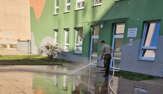 Liberečtí chemici se speciální technikou pomáhali v Opavě s čištěním ulic