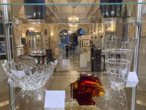 V kavárně Pošta je předaukční výstava Nadace Euronisa.