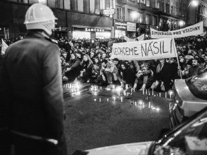 V Liberci bude od pátku vystavovat ikona české reportážní fotografie Jan Šibík, představí fotky ze sametové revoluce