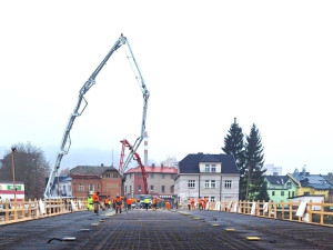 Na mostě přes Jizeru v Semilech se v zimě pracovat nebude. Objízdné trasy pro řidiče zůstávají, pěší přes most mohou