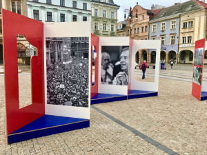 LISTOPAD 1989: Třicet pět let od sametové revoluce. V Liberci začala o den později