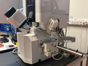 Liberecká univerzita má elitu mezi mikroskopy. Přístroj za 145 milionů se dostane i pod povrch a nabízí 3D pohled na vzorek